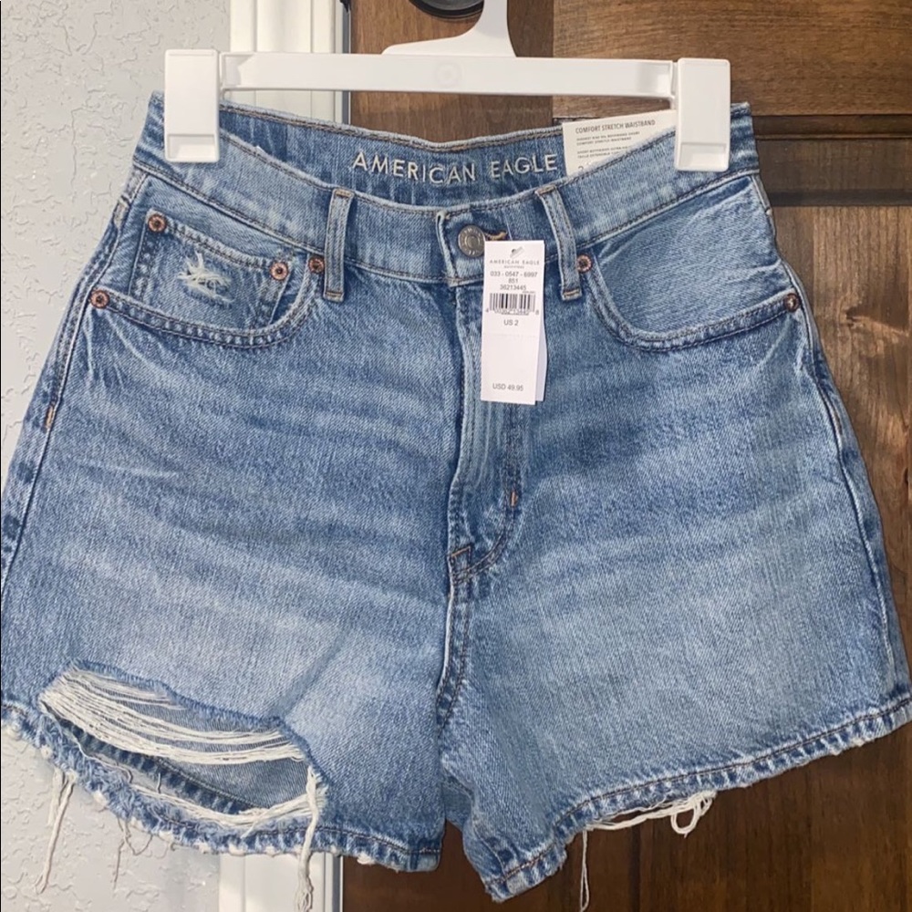 american eagle 90’s bf shorts